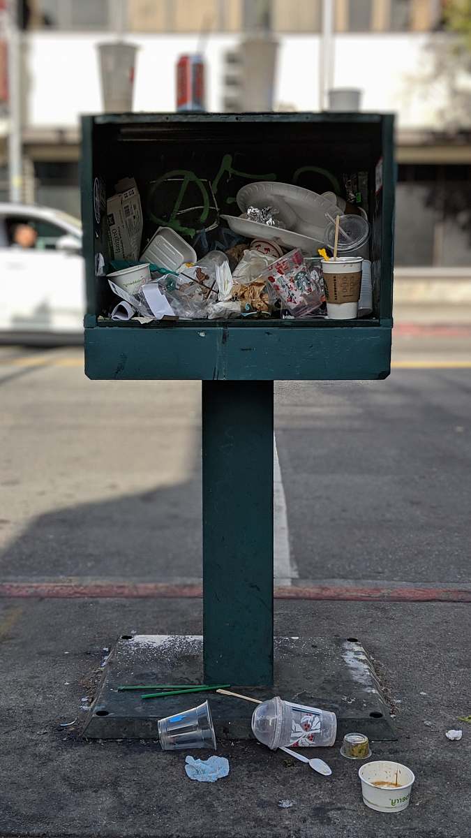 los angeles trash scattered ca 90012